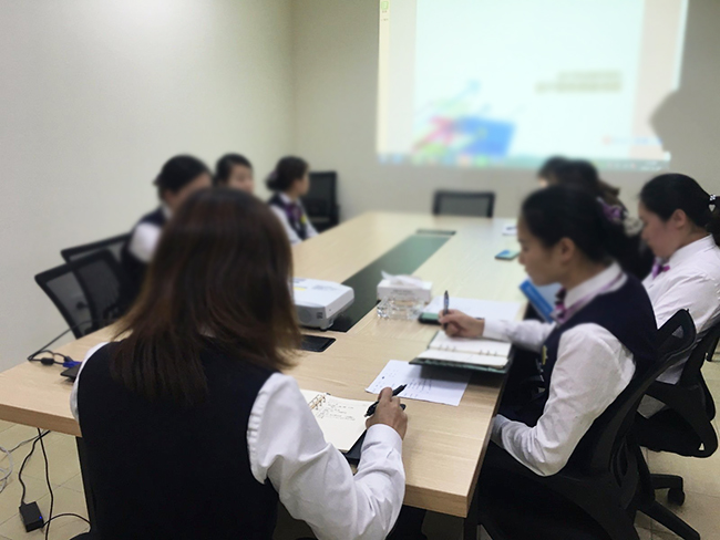 綠谷商貿(mào)公司管理部對無菌采樣袋職工進行安全作業(yè)教育